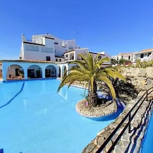 Right By The Pool Area In Capistrano Village! Nerja